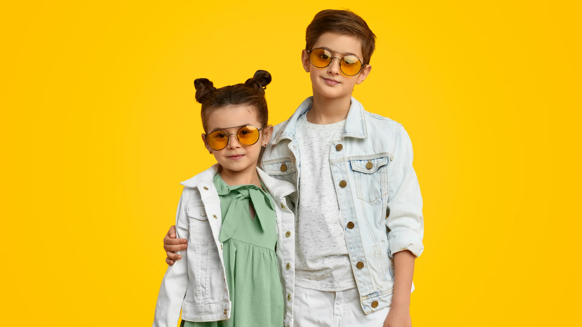 Súrodenecké outfity